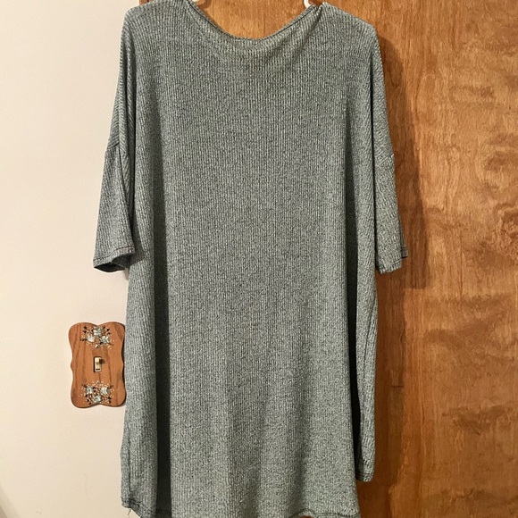 LulaRoe Shirt - Picture 5 of 5